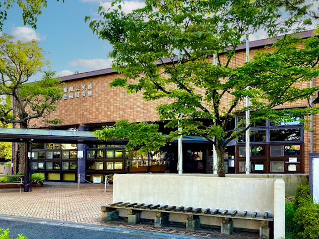 富田林市立金剛図書館