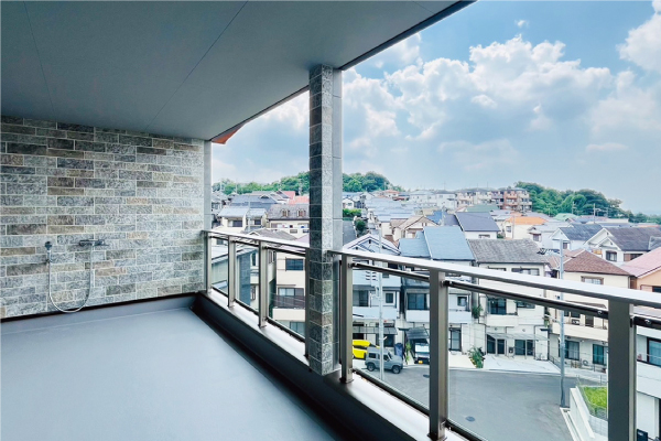 バルコニー手摺（LIXIL ： モダンパネル）