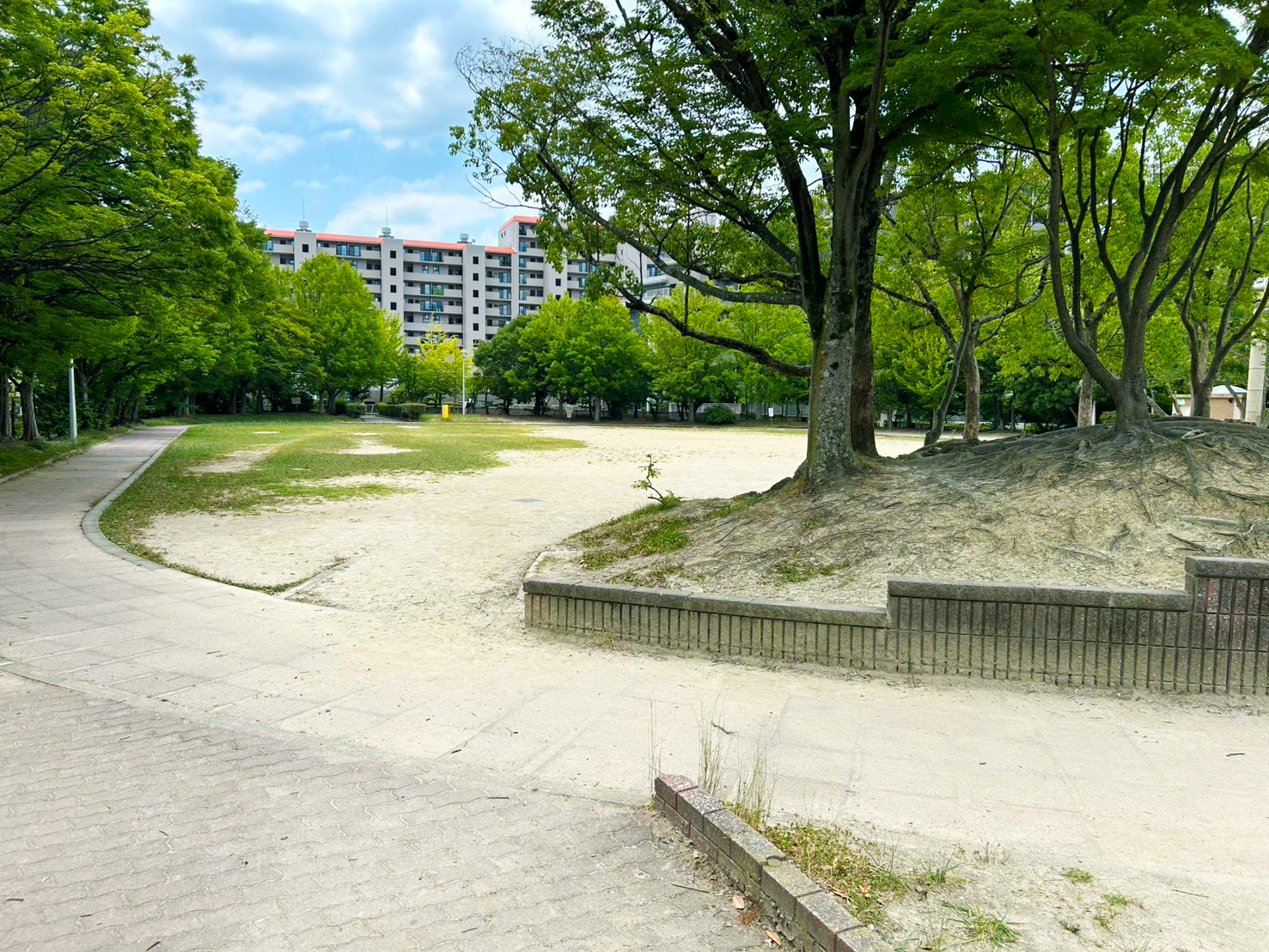 ジオ千里桃山台2番館-ツバキ公園