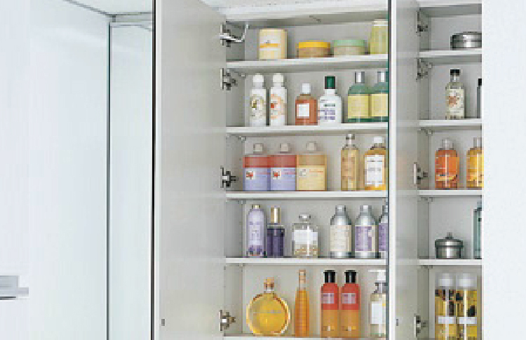 千里中央-三面鏡裏収納